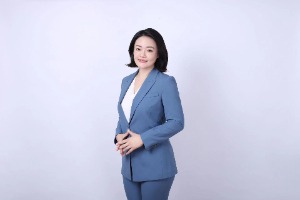 范祎：哪怕用最笨拙的姿态爬起来，跬步前行 | 开学季·2022级新生故事